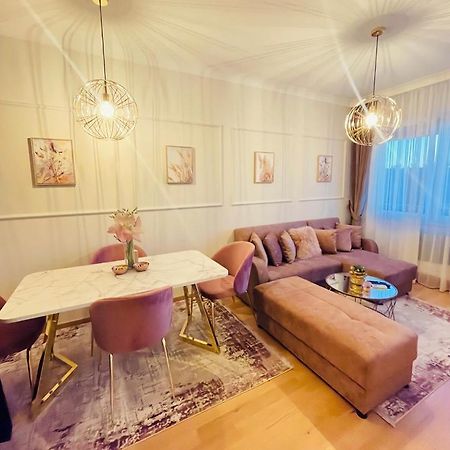 Stan Na Dan "Apartman Purple" Apartment Banja Luka Exterior photo