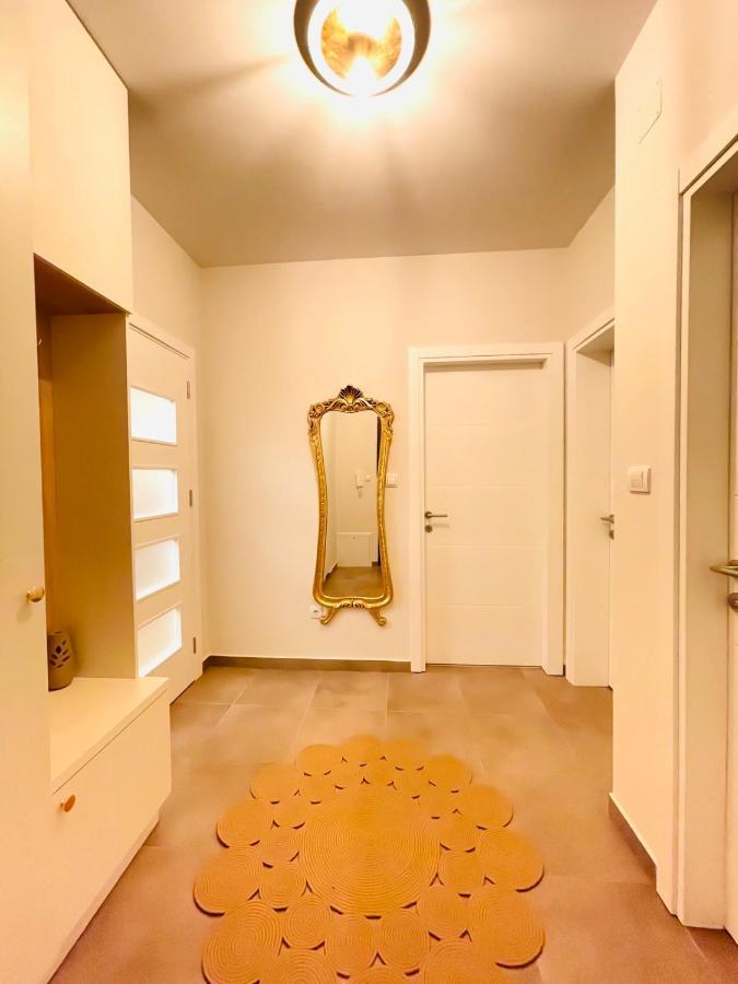 Stan Na Dan "Apartman Purple" Apartment Banja Luka Exterior photo